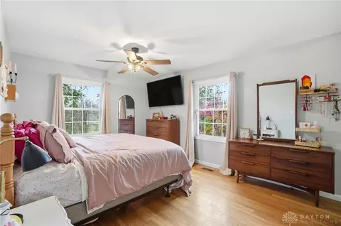 Bedroom - 2919 Locust Dr, Springfield, OH 45504 photo 1 of 9