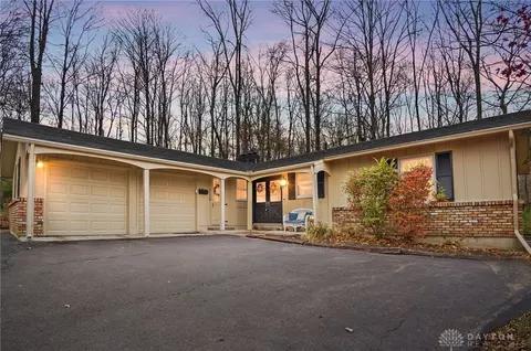 2919 Locust Dr, Springfield, OH 45504