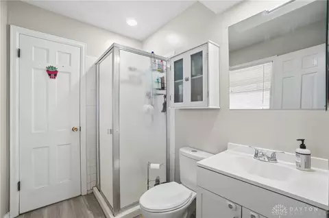 Bath - 2919 Locust Dr, Springfield, OH 45504 photo 1 of 7