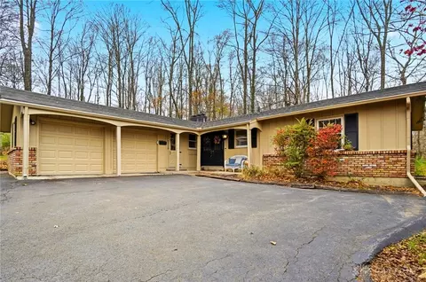 Exterior - 2919 Locust Dr, Springfield, OH 45504 photo 3 of 15