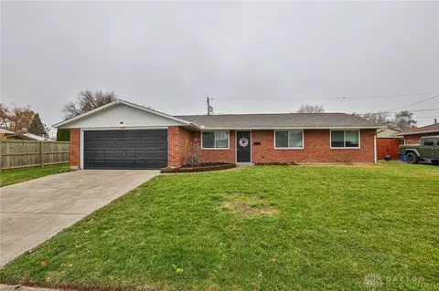 7607 Stonecrest Dr, Dayton, OH 45424