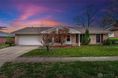 2108 Sir Lockesley Dr, Miamisburg, OH 45342