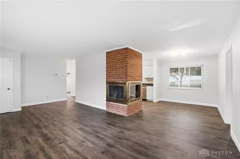 Living - 4008 Ackerman Blvd, Kettering, OH 45429 photo 6 of 9