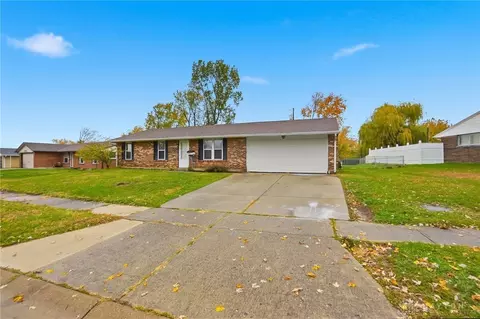 6429 Leawood Dr, Huber Heights, OH 45424