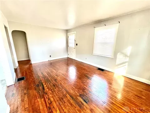 3145 Troy Rd, Springfield, OH 45504 photo 5
