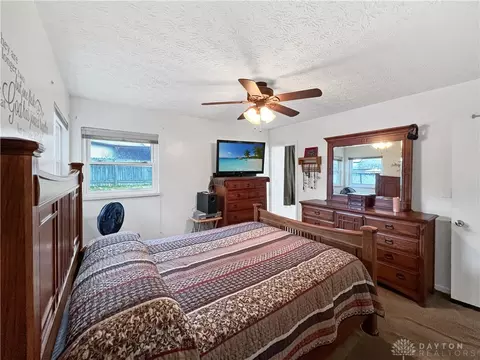 Bedroom - 4108 Renwood Dr, Kettering, OH 45429 photo 4 of 5