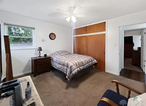 Bedroom - 4108 Renwood Dr, Kettering, OH 45429 photo 3 of 5