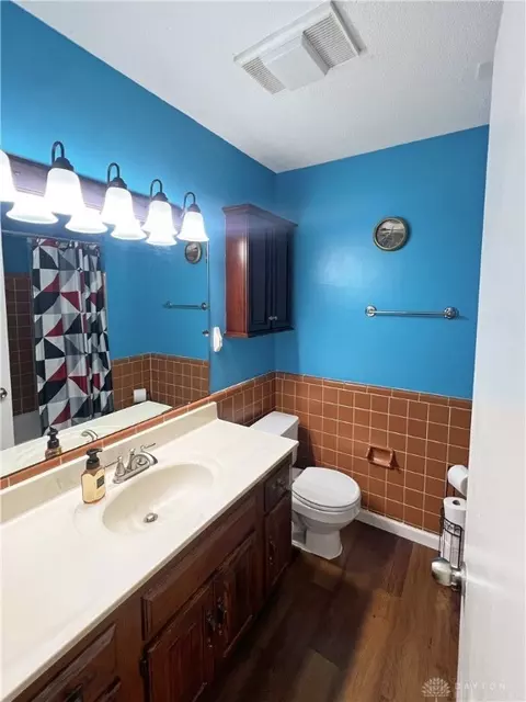 Bath - 4108 Renwood Dr, Kettering, OH 45429 photo 4 of 5