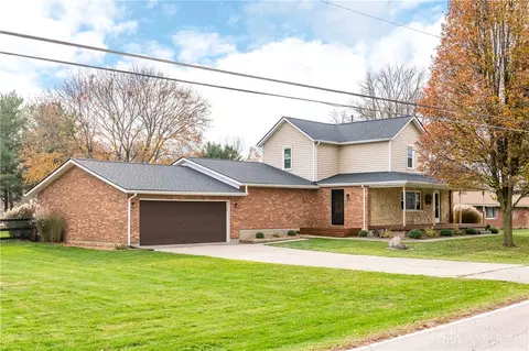 870 Michaels Rd, Tipp City, OH 45371