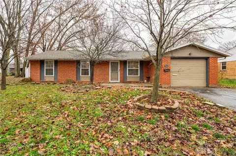 6773 Summerdale Dr, Huber Heights, OH 45424