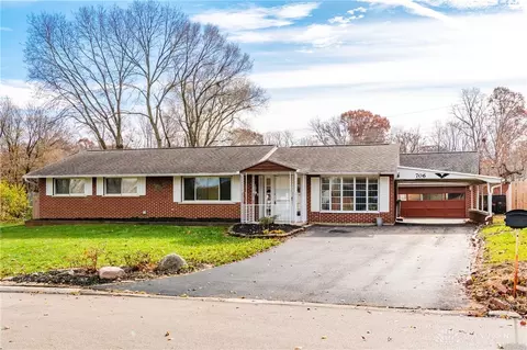 706 Cherry Blossom Dr, Dayton, OH 45449