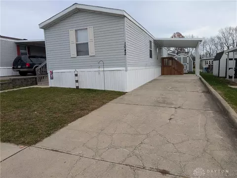1042 Apple Blossom Ln, Sidney, OH 45365