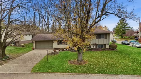 5801 Pondview Dr, Kettering, OH 45440