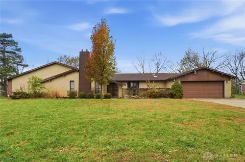 2113 Matrena Dr, Dayton, OH 45431