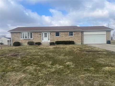 2639 Anita Dr, Springfield, OH 45504