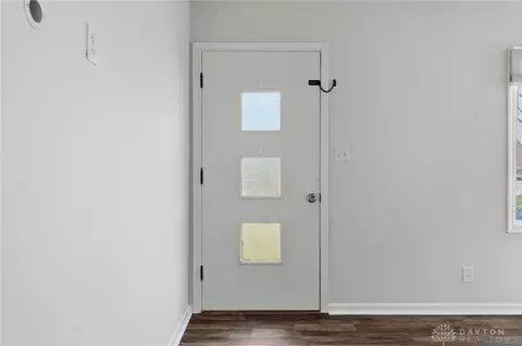 Entry Way - 2575 Acorn Dr, Kettering, OH 45419 photo 3 of 4