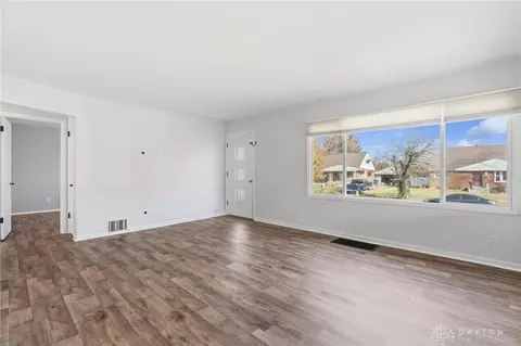 Living - 2575 Acorn Dr, Kettering, OH 45419 photo 1 of 4