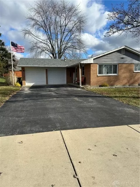 1233 Donald Dr, Greenville, OH 45331