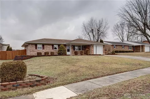 1310 Nottingham Dr, Greenville, OH 45331