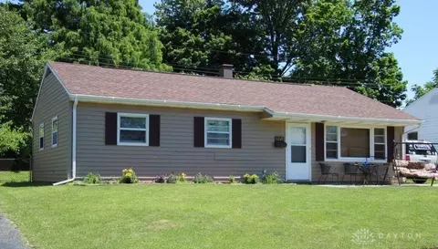 1248 Apple St, Fairborn, OH 45324