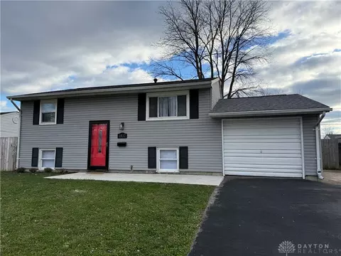 1037 Frayne Dr, New Carlisle, OH 45344