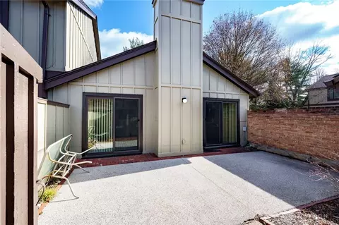 Exterior - 6070 Hackamore Trl, Dayton, OH 45459 photo 7 of 10