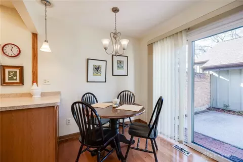Dining - 6070 Hackamore Trl, Dayton, OH 45459 photo 1 of 2