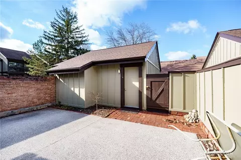 Exterior - 6070 Hackamore Trl, Dayton, OH 45459 photo 6 of 10