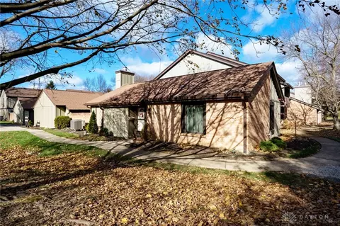 Exterior - 6070 Hackamore Trl, Dayton, OH 45459 photo 2 of 10