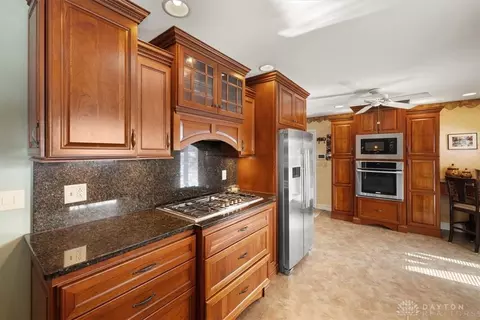 Kitchen - 1594 Mapleton Dr, Centerville, OH 45459 photo 4 of 10