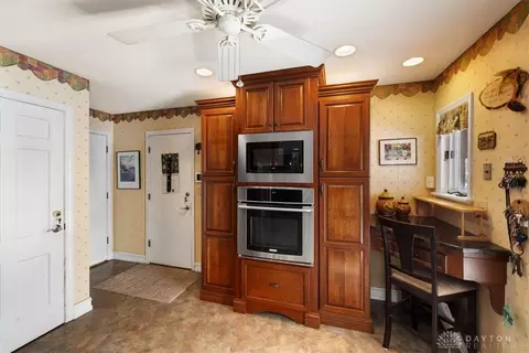 Kitchen - 1594 Mapleton Dr, Centerville, OH 45459 photo 7 of 10