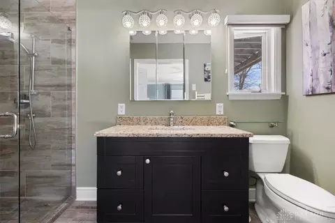 Bath - 1594 Mapleton Dr, Centerville, OH 45459 photo 4 of 5