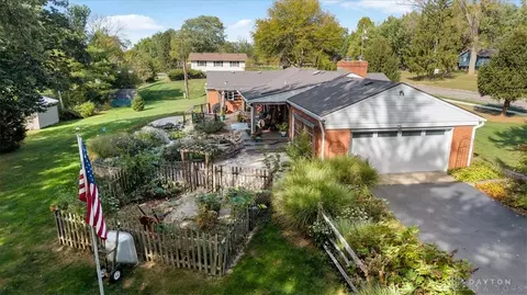 Exterior - 1594 Mapleton Dr, Centerville, OH 45459 photo 18 of 20