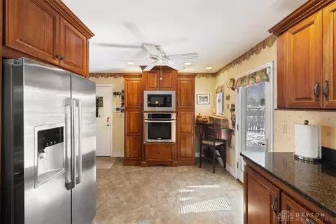 Kitchen - 1594 Mapleton Dr, Centerville, OH 45459 photo 6 of 10