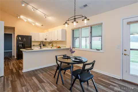 Dining - 1836 Dunseth Ln, Springfield, OH 45503 photo 1 of 2