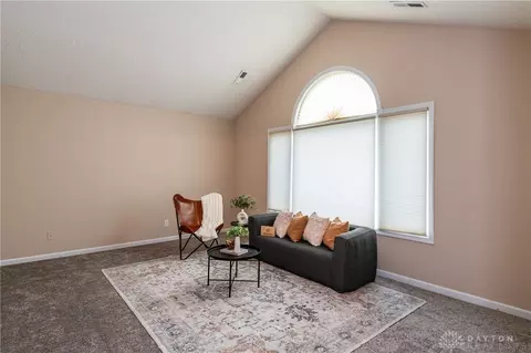 Living - 1836 Dunseth Ln, Springfield, OH 45503 photo 1 of 2