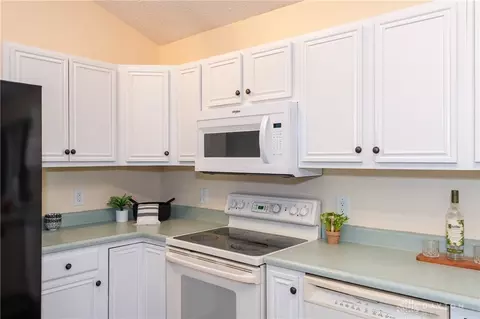 Kitchen - 1836 Dunseth Ln, Springfield, OH 45503 photo 5 of 5