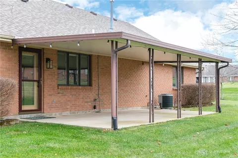 Exterior - 1836 Dunseth Ln, Springfield, OH 45503 photo 4 of 4