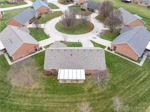 View/Area - 1836 Dunseth Ln, Springfield, OH 45503 photo 2 of 9