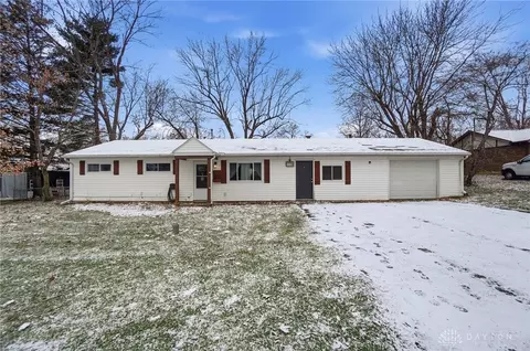 1745 Maple Ln, Dayton, OH 45432