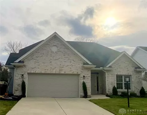 125 Cobblestone Ln, Springboro, OH 45066