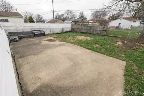 Exterior - 283 Spinning Rd, Dayton, OH 45431 photo 2 of 2