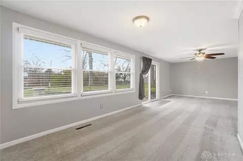 Living - 116 Elmwood Dr, Dayton, OH 45459 photo 6 of 6