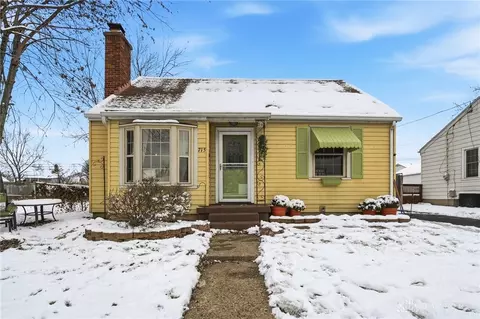 715 E Maple Ave, Miamisburg, OH 45342