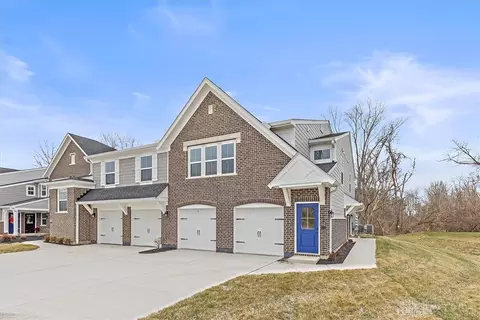2728 Amberwood Ln #17-204, Dayton, OH 45424