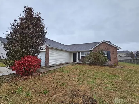 8676 Sweetbriar Ct, Franklin, OH 45005