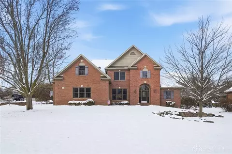 82 Countryside Dr, Troy, OH 45373