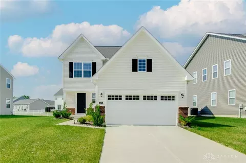 5073 Catalpa Dr, Tipp City, OH 45371