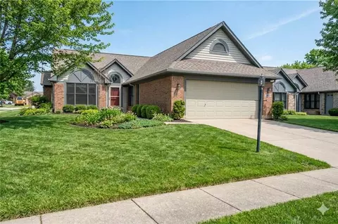 4426 Woodbank Dr, Dayton, OH 45440