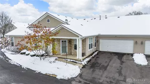 369 Bending Branch Ln, Miamisburg, OH 45342